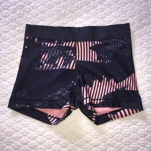 Under Armour spandex shorts / biker shorts, Size M